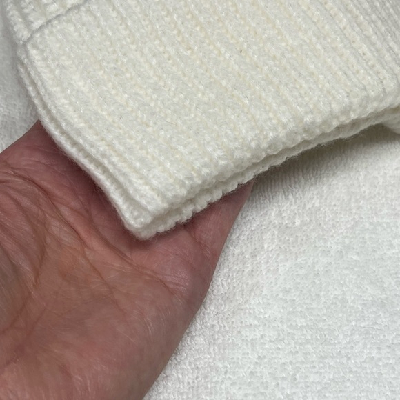 adidas Pom Beanie White NWOT - Picture 9 of 10